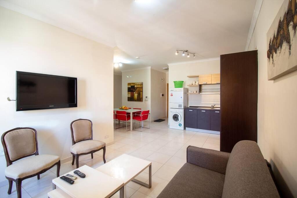 Modern Apt In The Heart Of Maltese Nightlife Saint Julian's Εξωτερικό φωτογραφία